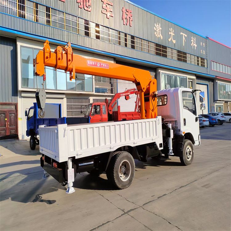 阳高县三轮随车吊定制 农用改装机自备吊中瑞长期出售